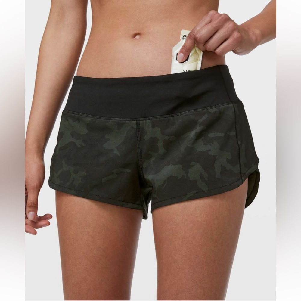 LULULEMON Speed-Up Shorts - Incognito Camo Multi Gator Green & Black - Sz 4 - Picture 3 of 11